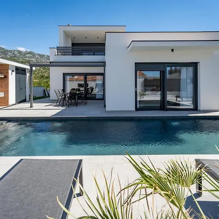Villa Atrio