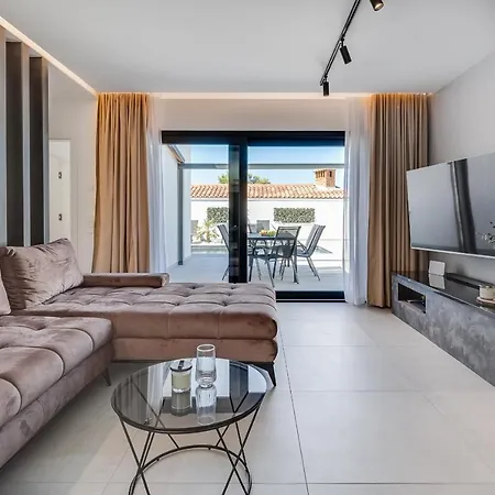 וילה Atrio סלינה